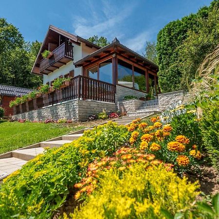 Holiday Home Mare Near River Карловаць Екстер'єр фото
