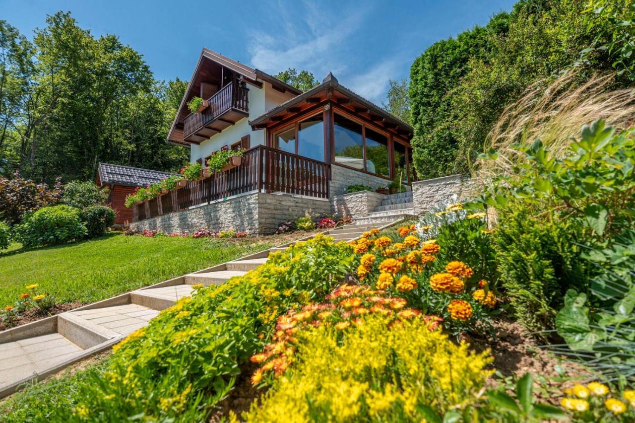 Holiday Home Mare Near River Карловаць Екстер'єр фото