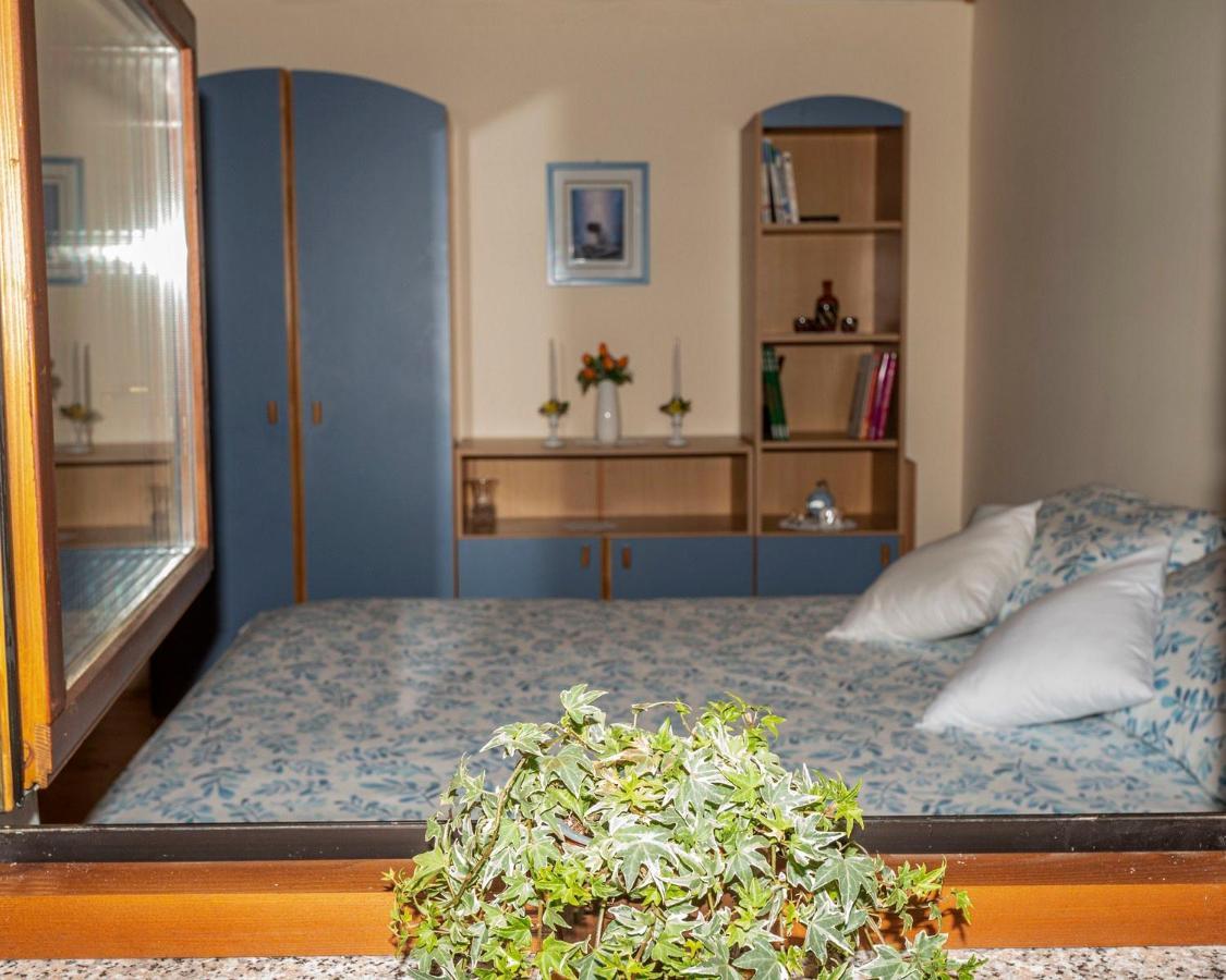 Holiday Home Mare Near River Карловаць Екстер'єр фото